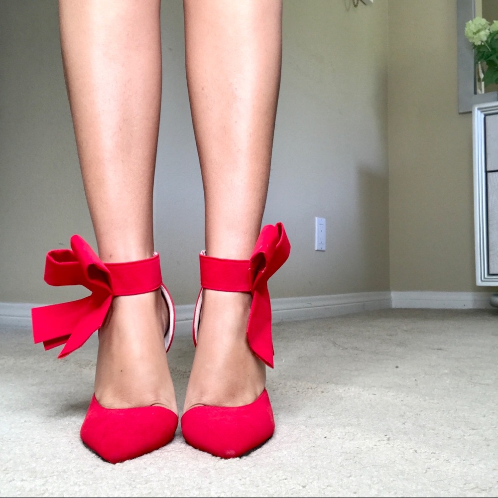 Red Pumps - Picture 2 of 3